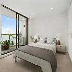Bright, Modern & Convenient